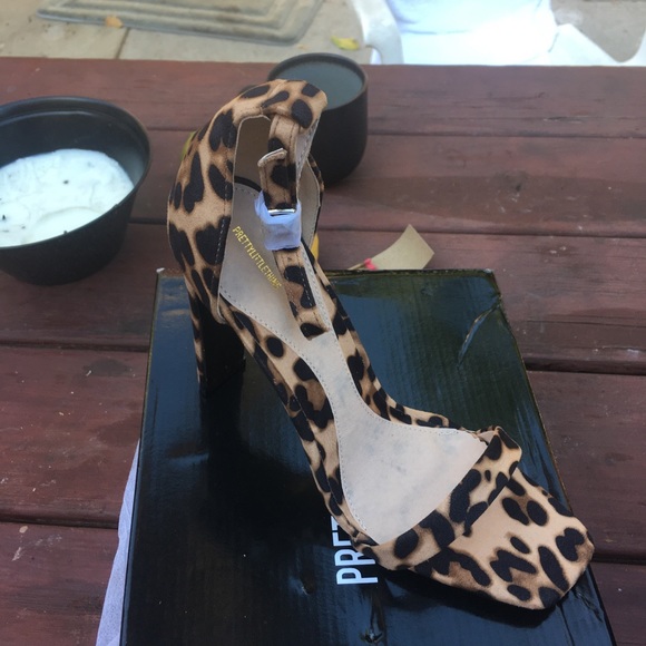 PRETTY LITTLE THING SHOES A FEW DIFFERENT SIZES - Picture 2 of 8